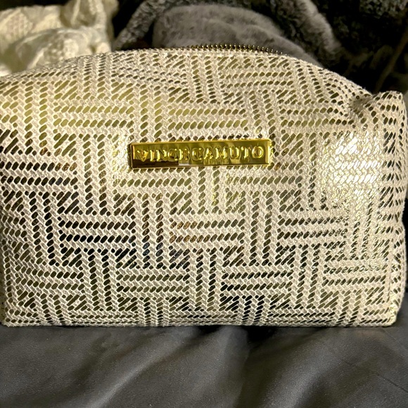 Vince Camuto Handbags - Vince camuto make up bag